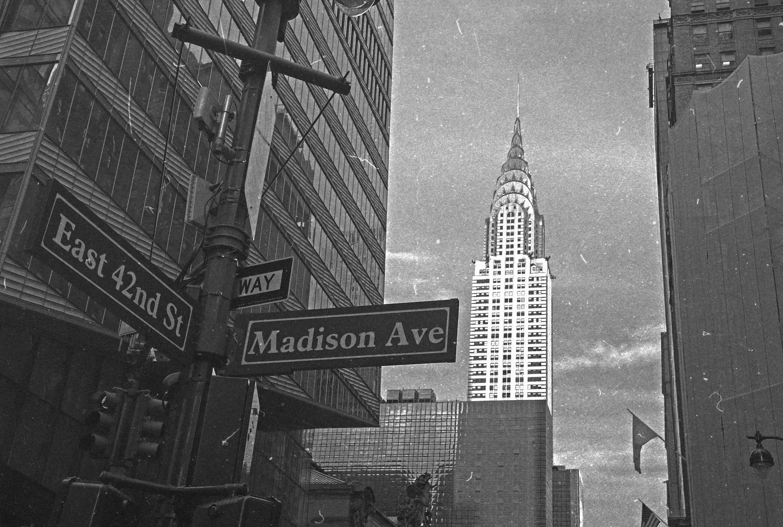 Le panneau Madison Avenue au croisement de la 42e rue, à New York